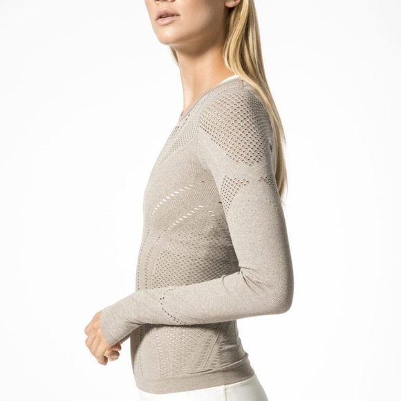 Alo Yoga Lark Long Sleeve